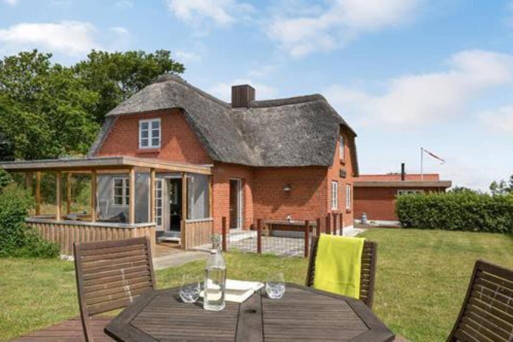 Thatched Holiday Home In Struer, Jutland With A View Екстер'єр фото