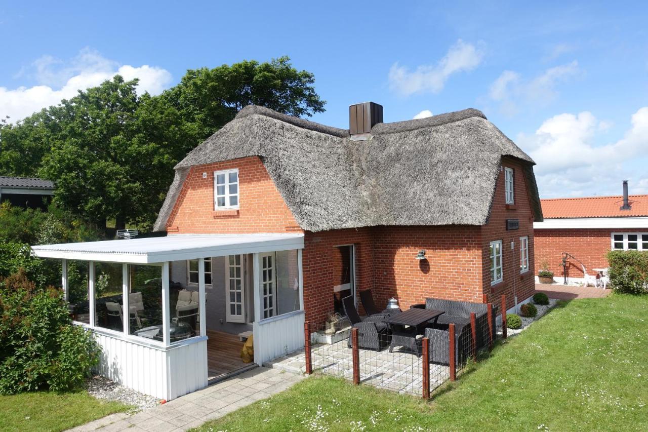 Thatched Holiday Home In Struer, Jutland With A View Екстер'єр фото